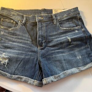 Casual Roll-Cuff Women’s Jean Shorts - Medium Blue